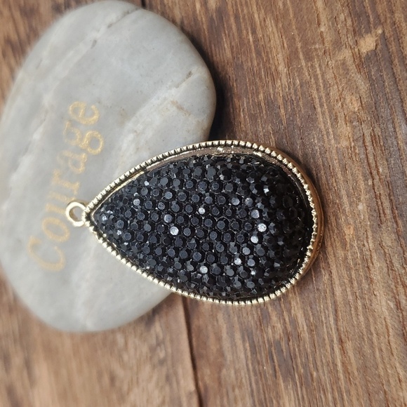 P129‎ snakeskin onyx sparkle teardrop pendant - Picture 1 of 2